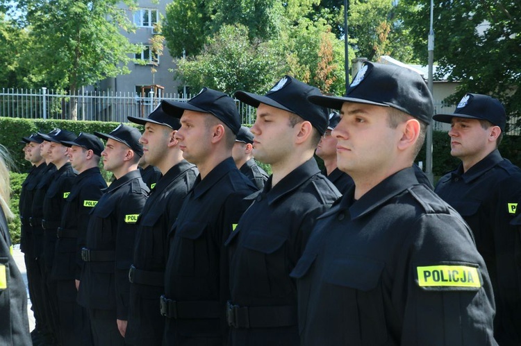 Ślubowanie nowych policjantów