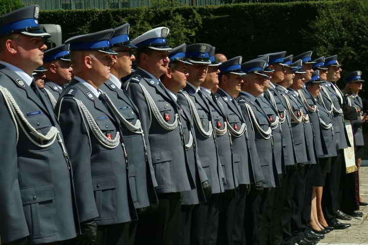 Ślubowanie nowych policjantów