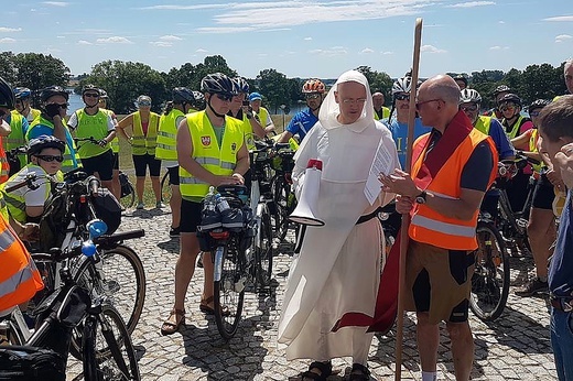 Na trasie Diecezjalnej Pielgrzymki Rowerowej