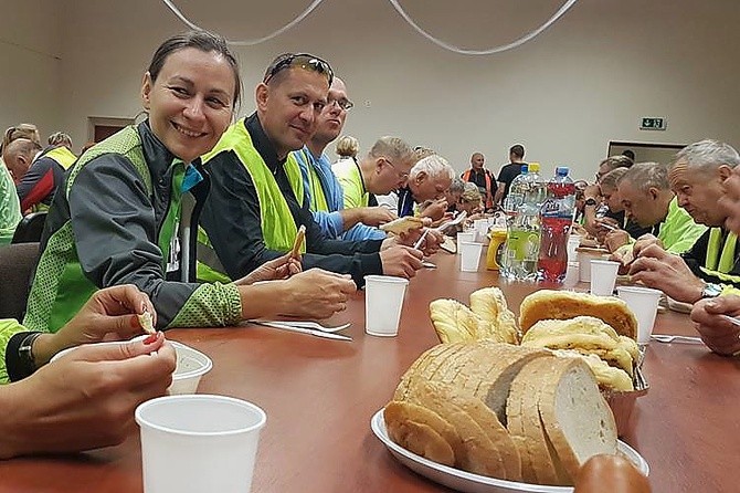 Na trasie Diecezjalnej Pielgrzymki Rowerowej