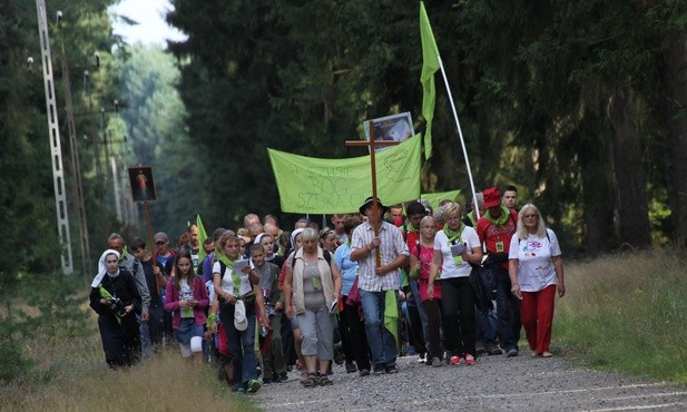 #PolskaPielgrzymuje. W realu i mediach społecznościowych