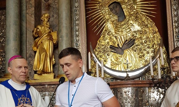 Eucharystii przed obrazem Ostrobramskiej Pani przewodniczył bp Piotr Turzyński