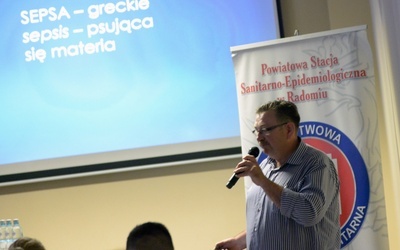 O zagrożeniu sepsą i niebezpieczeństwach w podróży przestrzegał dr Grzegorz Stolarek, lekarz chorób zakaźnych.