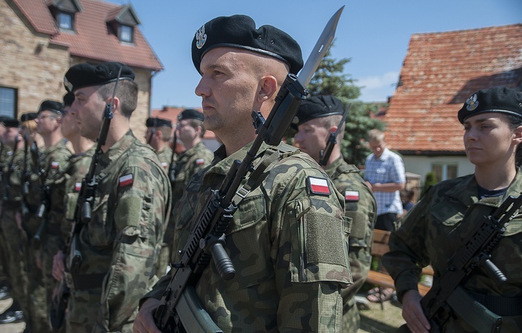 Tablica dla niezłomnych w Darłówku