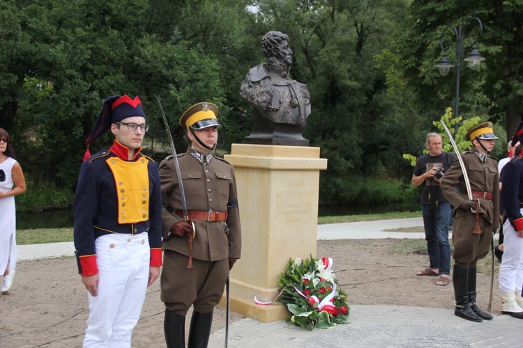 Odsłonięcie pomnika Jana Kozietulskiego w Skierniewicach