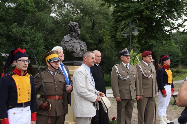 Odsłonięcie pomnika Jana Kozietulskiego w Skierniewicach