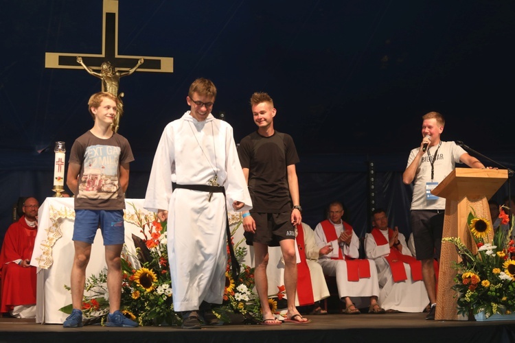 Bp Piotr Greger na Festiwalu Życia w Kokotku