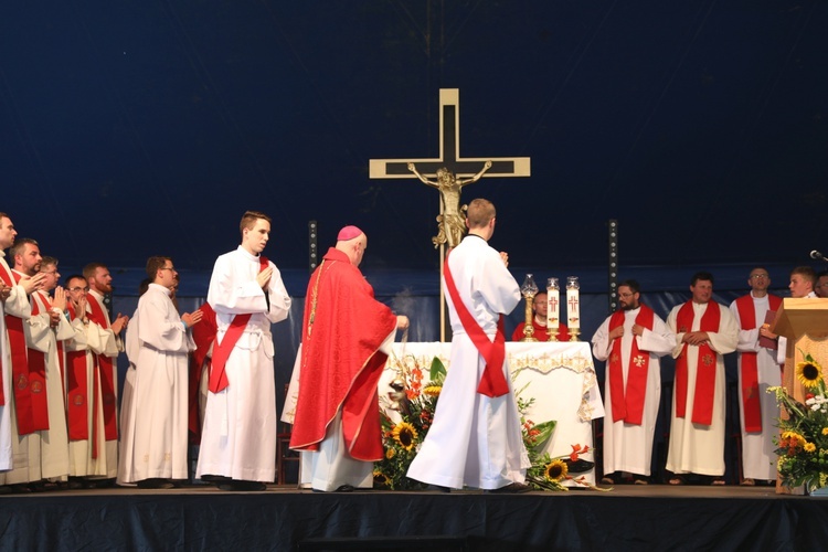 Bp Piotr Greger na Festiwalu Życia w Kokotku