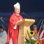 Bp Piotr Greger na Festiwalu Życia w Kokotku