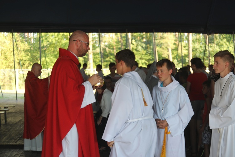 Bp Piotr Greger na Festiwalu Życia w Kokotku