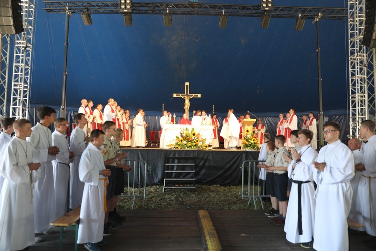 Bp Piotr Greger na Festiwalu Życia w Kokotku