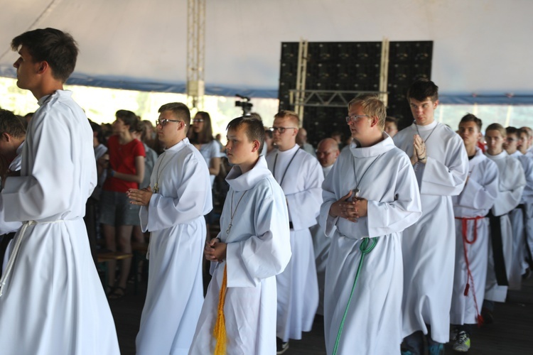 Bp Piotr Greger na Festiwalu Życia w Kokotku