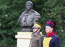 W Skierniewicach uhonorowano pułkownika armii napoleońskiej, bohatera spod Somosierry, kawalera Virtuti Militari  i Legii Honorowej.