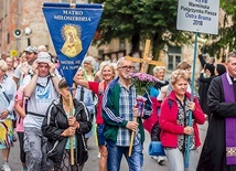 ▲	Pątnicy z Warmii ruszyli do Ostrej Bramy już po raz 28.