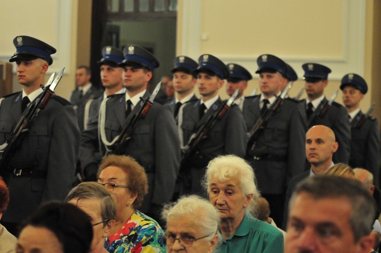 Święto Policji w Puławach. Uroczystości w kościele garnizonowym