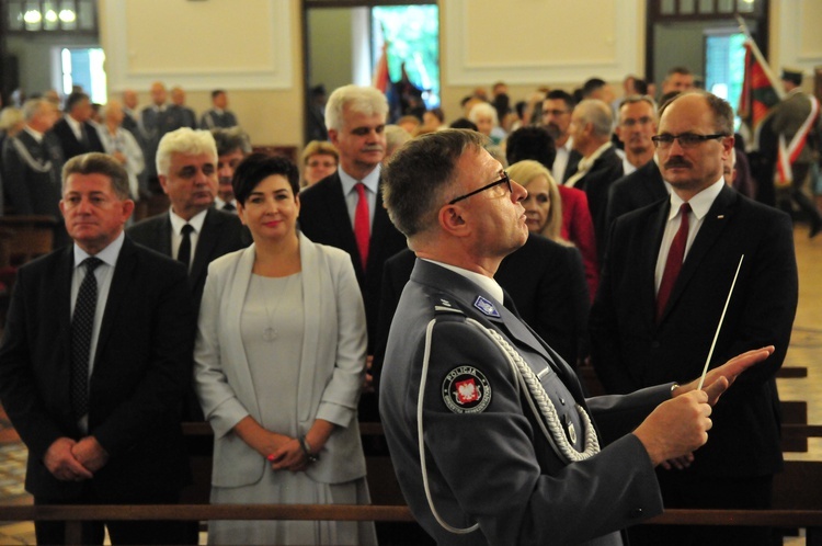 Święto Policji w Puławach. Uroczystości w kościele garnizonowym