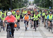 Ponad tysiąc rowerzystów z pielgrzymką