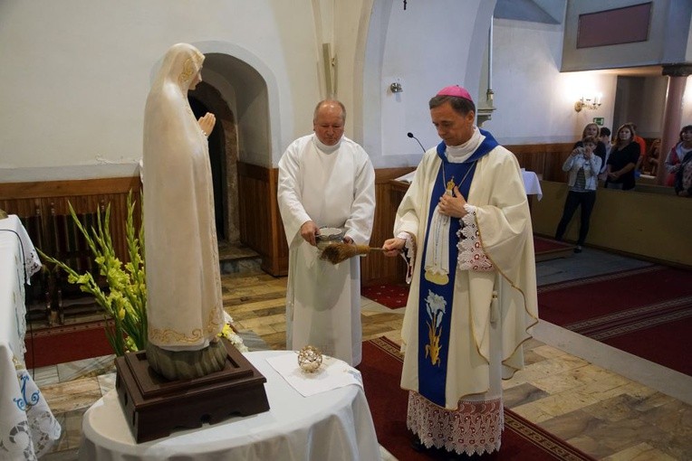 Poświęcenie nowej korony dla Matki Bożej w Grodziszczu