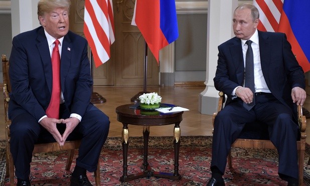 Zakończyło się spotkanie w cztery oczy prezydentów USA i Rosji
