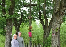 Stary krzyż narysowany na mapie pozwolił siostrom  na odnalezienie miejsca, gdzie mieszkała s. Julitta.