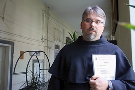 ►	Franciszkanin mówi, że katakumby legnickiego kościoła to dobre miejsce na pielęgnowanie tradycji i wspomnień kresowych. Także tych najbardziej dramatycznych.