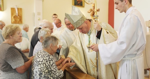 Bp Piotr Greger udzielił w Polance sakramentu namaszczenia chorych