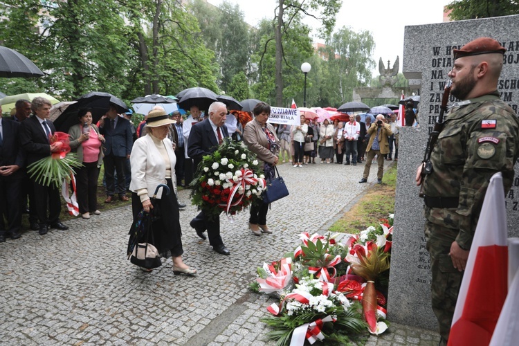 Odsłonięcie w Bielsku-Białej pomnika ofiar ludobójstwa z Wołynia