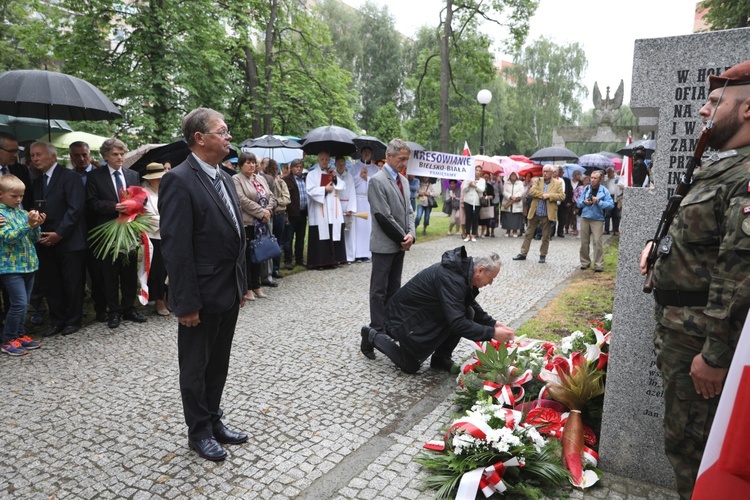 Odsłonięcie w Bielsku-Białej pomnika ofiar ludobójstwa z Wołynia