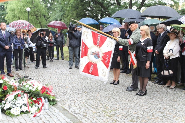 Odsłonięcie w Bielsku-Białej pomnika ofiar ludobójstwa z Wołynia