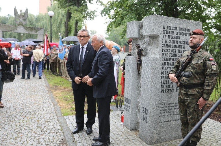 Odsłonięcie w Bielsku-Białej pomnika ofiar ludobójstwa z Wołynia