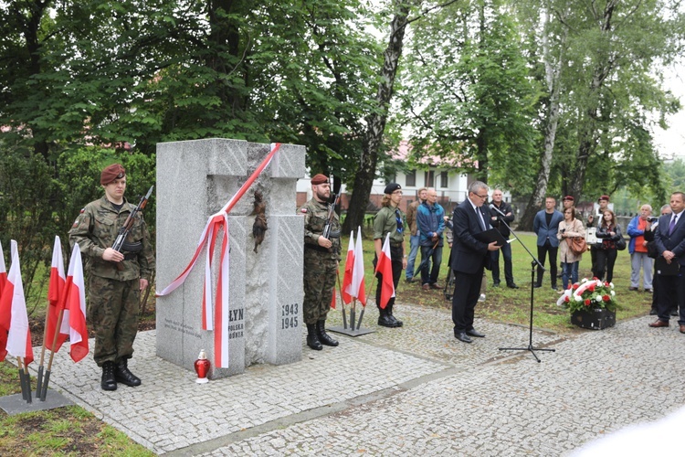 Odsłonięcie w Bielsku-Białej pomnika ofiar ludobójstwa z Wołynia