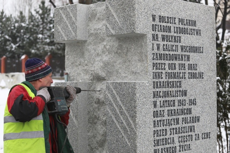 Odsłonięcie w Bielsku-Białej pomnika ofiar ludobójstwa z Wołynia