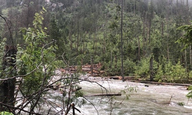 Tatrzańskie schronisko odcięte od świata na skutek ulewnych opadów