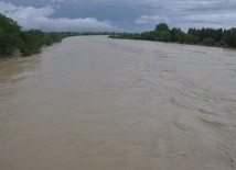 Podnosi się poziom wody w Dunajcu