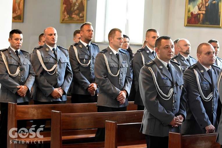 Na Mszę św. przybyli policjanci z całego powiatu.