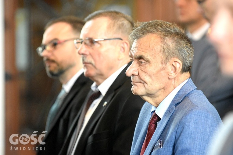 Spotkanie świdnickich policjantów na Mszy św.