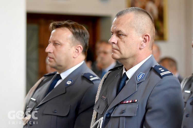 Spotkanie świdnickich policjantów na Mszy św.