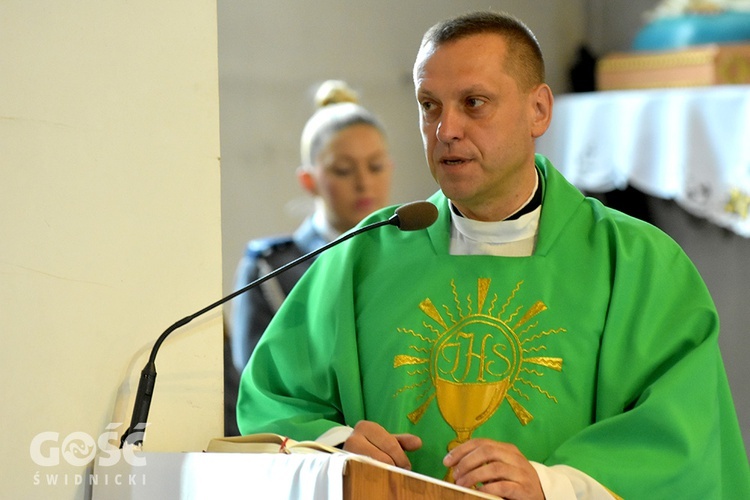 Spotkanie świdnickich policjantów na Mszy św.