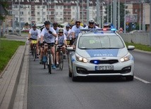Policjanci w drodze na Jasną Górę.