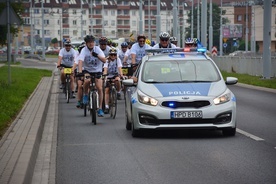 Policjanci w drodze na Jasną Górę.