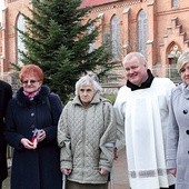 Ostatnia wizyta pani Cecylii w Janowcu Kościelnym w listopadzie 2012 r. i spotkanie z dawnymi wychowankami.