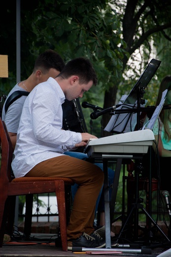 Koncert uwielbienia w Dębnie