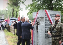 ▲	Monument przypomina bielszczanom o wielkiej tragedii narodu polskiego.