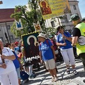 Główna kolumna pątników tradycyjnie wraz z bp. Ignacym wyruszy spod świdnickiej katedry.