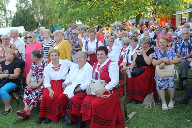 Ludowy festiwal w Iłży