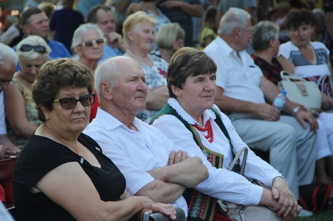 Ludowy festiwal w Iłży