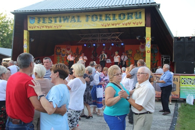 Ludowy festiwal w Iłży