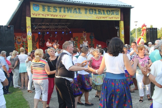 Ludowy festiwal w Iłży