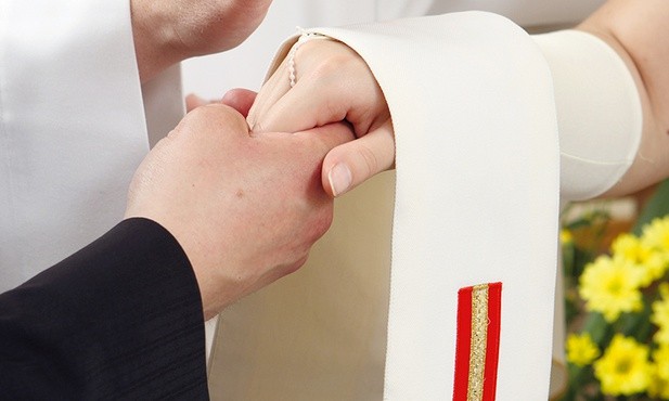 Wiele konkordatów mówi o zasadach dotyczących cywilnoprawnych skutków małżeństw kościelnych.