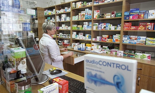 9371 produktów leczniczych jest dopuszczonych  do obrotu w Polsce.